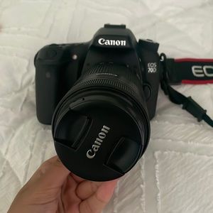70D EOS DXLR Camera with extra lens and accessories